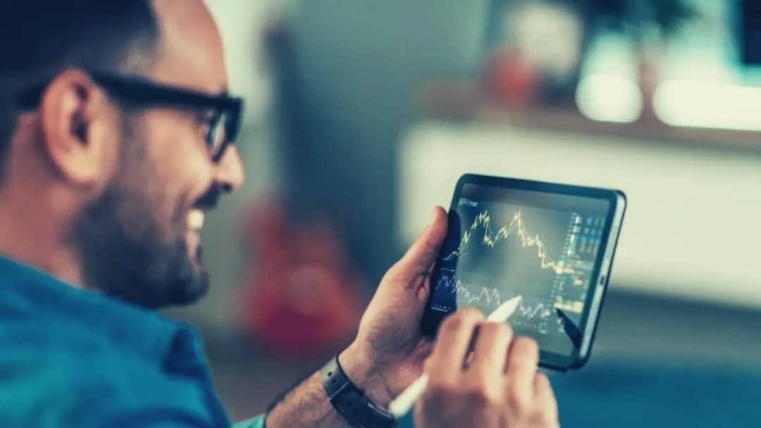 Giełda: Ile realnie zarobisz w miesiąc? Poznaj prawdę!